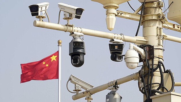 Není se kde skrýt. Číňany už šmíruje až půl miliardy kamer