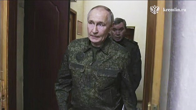 Ruský prezident Vladimir Putin na návštěvě Kurské oblasti. Setkal se zde s náčelníkem ruského generálního štábu Valerijem Gerasimovem. (12. března 2025)