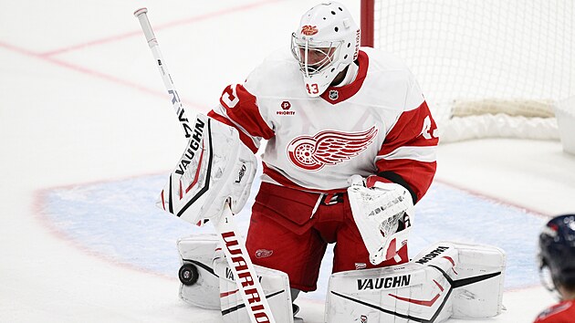 Petr Mr�zek zastavuje kotou�.