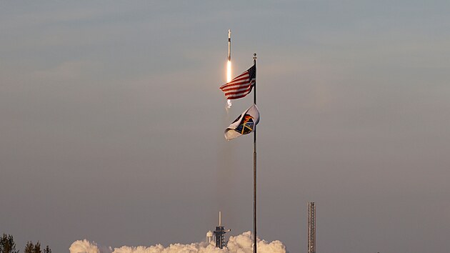 Z mysu Canaveral na Florid� ve Spojen�ch st�tech �sp�n� odstartovala raketa Falcon 9 spole�nosti SpaceX se �ty�mi astronauty na palub�. (15. b�ezna 2025)
