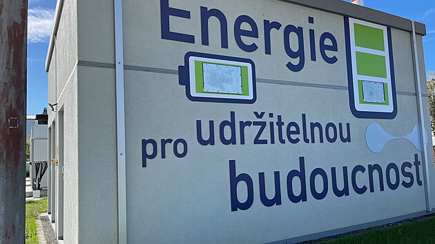 Loni na podzim uvedla spolenost C-energy do provozu nejvt bateriov loit v esku. Nachz se v Plan nad Lunic. Podobn zazen by firma rda vybudovala i v Havlkov Brod.
