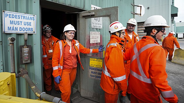 Ocel�rna ArcelorMittal Dofasco v Hamiltonu. (12. b�ezna 2025)