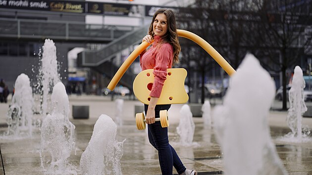 Veronika Kramperov�, kinantropolo�ka, vedouc� katedry plaveck�ch, vodn�ch a technick�ch sport� na UK FTVS a instruktorka se specializac� na cvi�en� ve vod�. (14. b�ezna 2025)