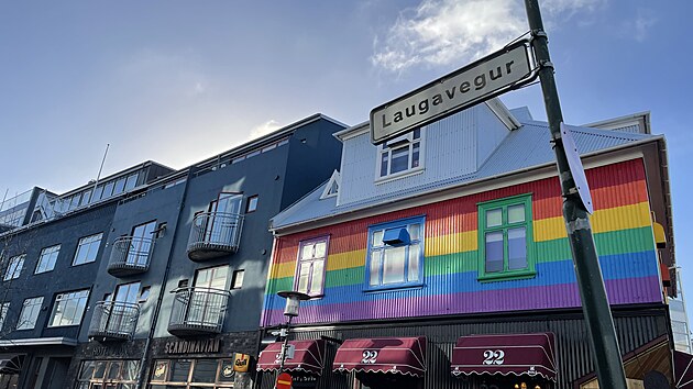 Laugavegur, neboli �um�vac� cesta� byla p�vodn� p�inou vedouc� k hork�m pramen�m. Dnes je hlavn� n�kupn� tepnou Reykjav�ku. (12. b�ezna 2025)