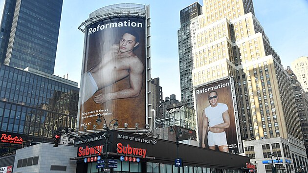 Pete Davidson v reklamn kampani pro znaku Reformation (24. nora 2025)