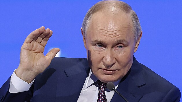 Rusk� prezident Vladimir Putin na sjezdu Rusk�ho svazu pr�mysln�k� a podnikatel�. (18. b�ezna 2025)