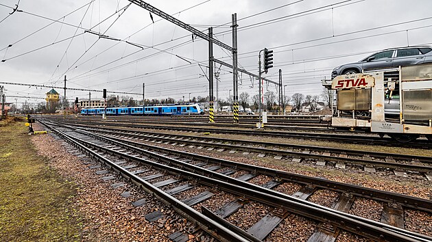 �elezni�n� stanice T�ni�t� nad Orlic�