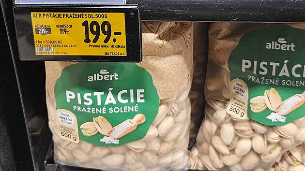 Kilogram solených pistácií vy�el v Albertu ve slev� na 398 korun. Udávaná b�ná...