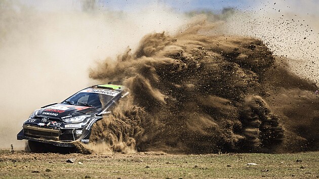 Elfyn Evans a jeho navigátor Scott Martin ve voze Toyota GR Yaris Rally1 b�hem...
