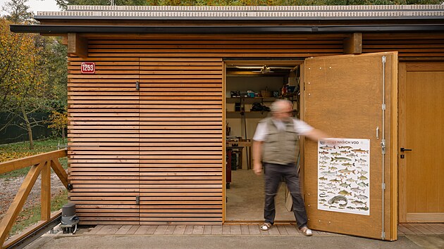 V domku maj� rodi�e tak� vlastn� d�lnu. 