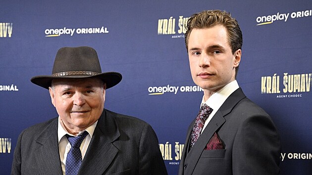 Josef Vávra a Oskar Hes na premiéře seriálu Král Šumavy - Agent chodec (5. března 2025)