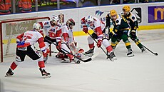 Momentka z utkání play off Maxa ligy mezi Vsetínem a rezervou Pardubic.