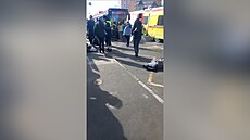 V ruské Kazani najelo auto do lidí na zastávce, mezi 11 rannými je dít