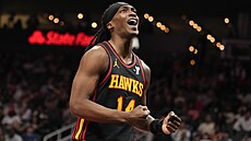 Terance Mann z Atlanta Hawks b�hem utkání s Charlotte Hornets.