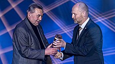 Legendární brn�nský kanonýr Karel Kroupa je uvád�n do Sín� slávy b�hem...