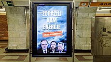 Hnutí ANO spustilo intenzivní negativní kampa� namí�enou proti vlád�, zejména...