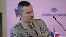 Ná�elník Generálního �tábu Armády �eské republiky generálporu�ík Karel �ehka na...