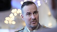 Náelník Generálního tábu Armády eské republiky generálporuík Karel ehka na...