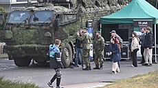 Kam po �kole nebo kde najít brigádu. To byl hlavní zájem n�kolika tisíc...