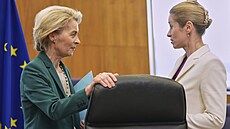Ursula von der Leyenová a Kaja Kallasová po pedstavení strategie na posílení...