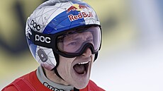 Marco Odermatt se raduje v cíli ob�ího slalomu v Hafjellu. Druhé místo mu...