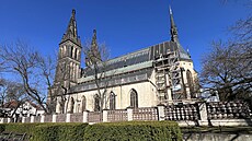 Nejvýznamn�j�í stavbou starobylého Vy�ehradu i vy�ehradské kapituly je bazilika...