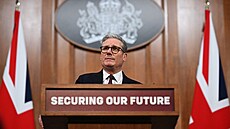 Britský premiér Keir Starmer bhem virtuální schzky svtových lídr vnované...
