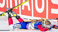 Zcela vy�erpaná Ilona Plechá�ová z�stávala po svém �tafetovém úseku dlouho...