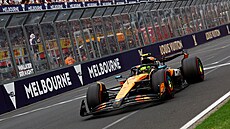 Lando Norris z McLarenu jede kvalifikaci na Velkou cenu Austrálie.