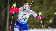 Lucie Charvátová b�í zkrácený vytrvalostní závod v Pokljuce.