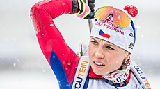 Tereza Voborníková v hromadném závodu biatlonistek.