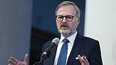 Premiér Petr Fiala po schzce ústavních initel na Praském hrad