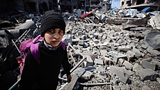 Spou�� po náletu. Obnovené letecké útoky Izraele zanechaly trosky a nové ob�ti...