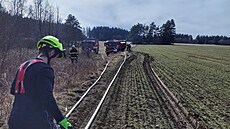 U poáru lesa na Hlinecku zasahovalo pt hasiských jednotek. (10. bezna 2025)