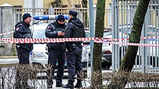 Hasi�ské a záchranné jednotky zasahují u bytového domu na západ� Moskvy, který...