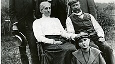 Jediná dochovaná fotografie celé rodiny Masarykových z roku 1905.