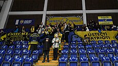 Slovan Ústetí Lvi v zápase druhé hokejové ligy s Vrchlabím. Fanouci.