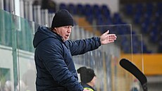 Slovan Ústetí Lvi v zápase druhé hokejové ligy s Vrchlabím. Trenér Petr Rosol.