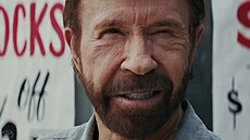 V reklam Toyoty Chuck Norris propjil pick-upu Tacoma své nadpirozené...