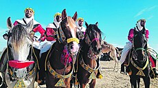 Tunisko netvo�í jen mo�e a plá�e. Na saharský festival ve m�st� Douz se...