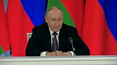 Co se bude dít, kdy� se vzdáme? Ptá se Putin