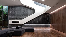 V nejspodn�j�ím podla�í, které je z jedné strany zapu�t�né pod úrove� terénu,...