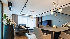 Luxusní lustry zna�ky Bomma z kolekce Lens dodávají prostoru eleganci. Vynikají...