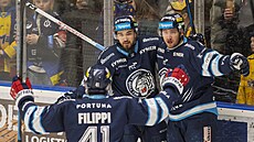 Radost libereckých hokejist� z úvodního gólu v pátém utkání p�edkola play off s...