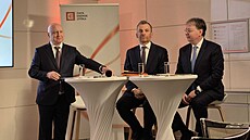 Zleva generální editel EZ Daniel Bene, místopedseda pedstavenstva Pavel...