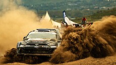 Takamoto Kacuta v akci na shakedownu Safari rallye Ke�a.