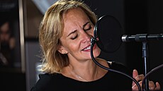 Monika Absolonová p�i nahrávání alba Láska