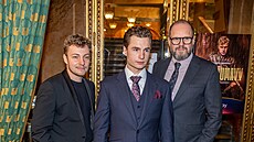 Damian Ondráek, Oskar Hes a David Ondíek na premiée seriálu Král umavy -...