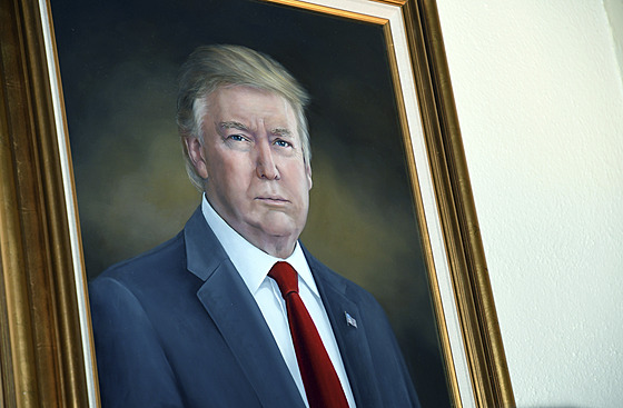 Portrét prezidenta Donalda Trumpa v coloradském Kapitolu po slavnostním...