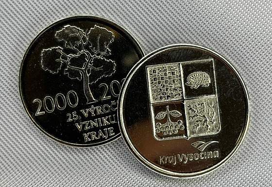 Dvacáté páté výro�í vzniku Kraje Vyso�ina p�ipomene také vydaná pam�tní medaile...